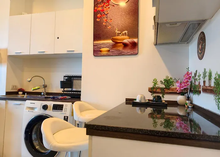 Free Airport Pick Up ! 12th Floor Cozy Room, 5 Mins Walk To Iconsiam & Bts 4*