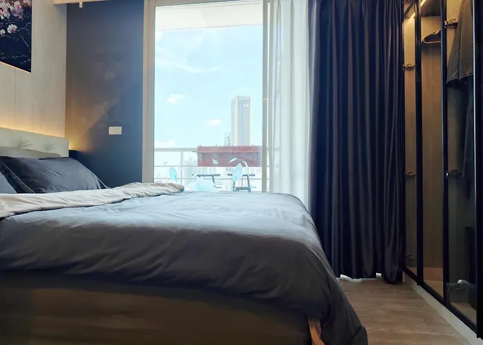 アパートホテル Free Airport Pick Up ! 12th Floor Cozy Room, 5 Mins Walk To Iconsiam & Bts バンコク都