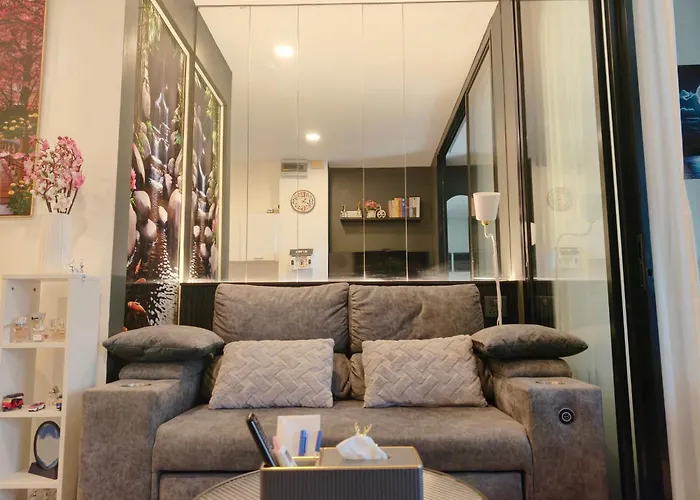 Free Airport Pick Up ! 12th Floor Cozy Room, 5 Mins Walk To Iconsiam & Bts 4*